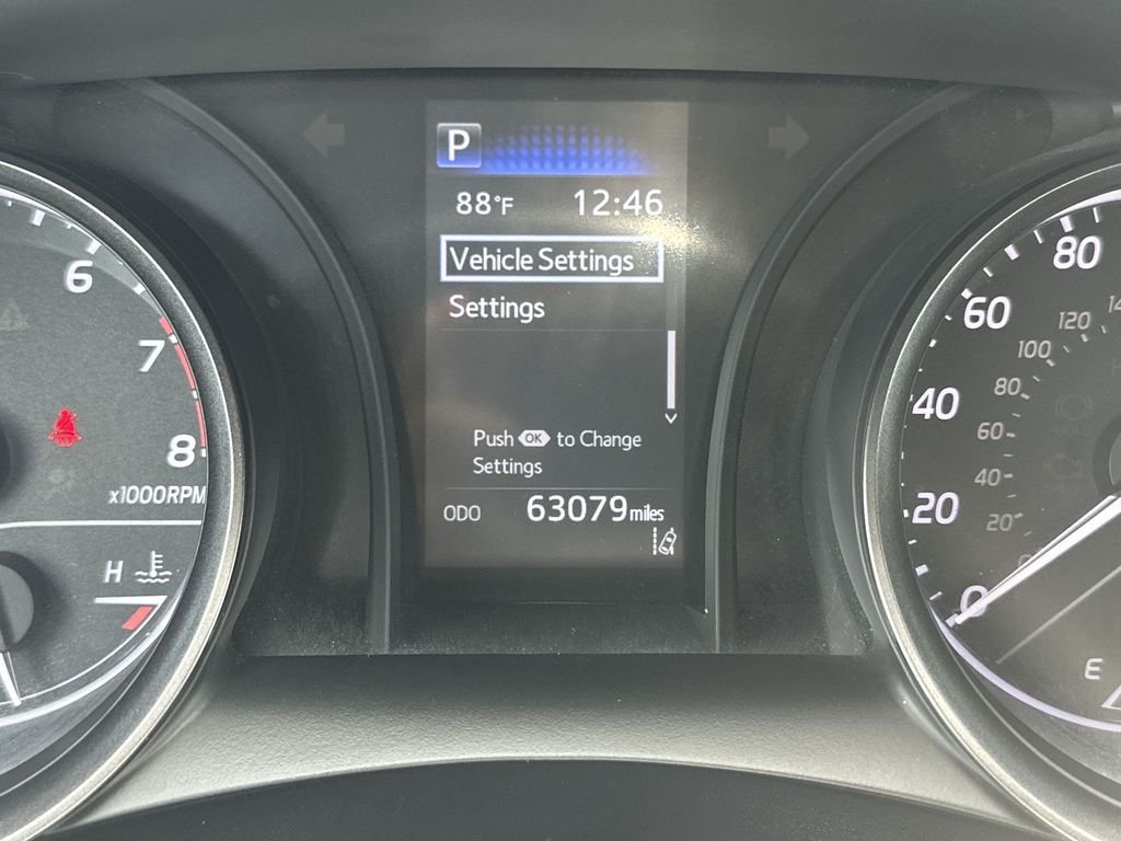 Vehicle image 20 of 31