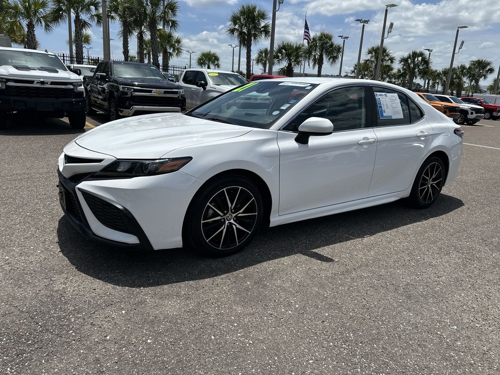 Vehicle image 17 of 31