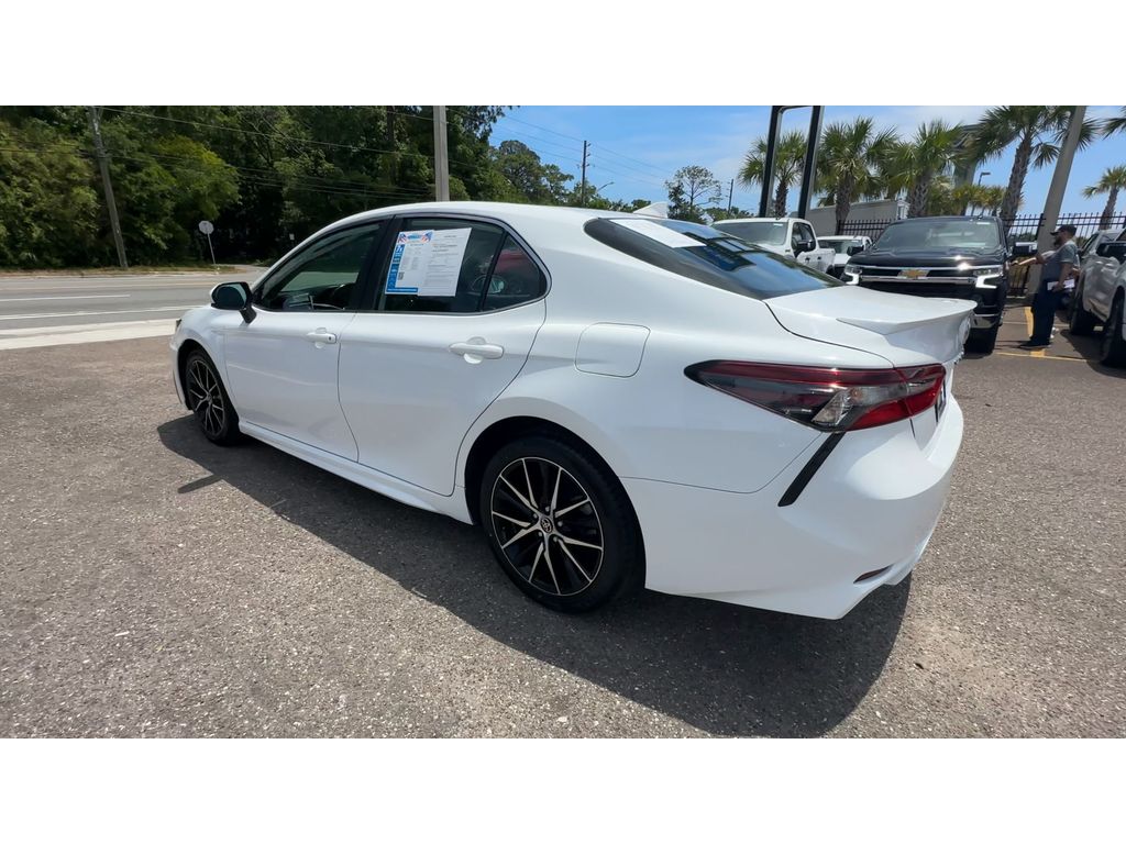 Vehicle image 12 of 31