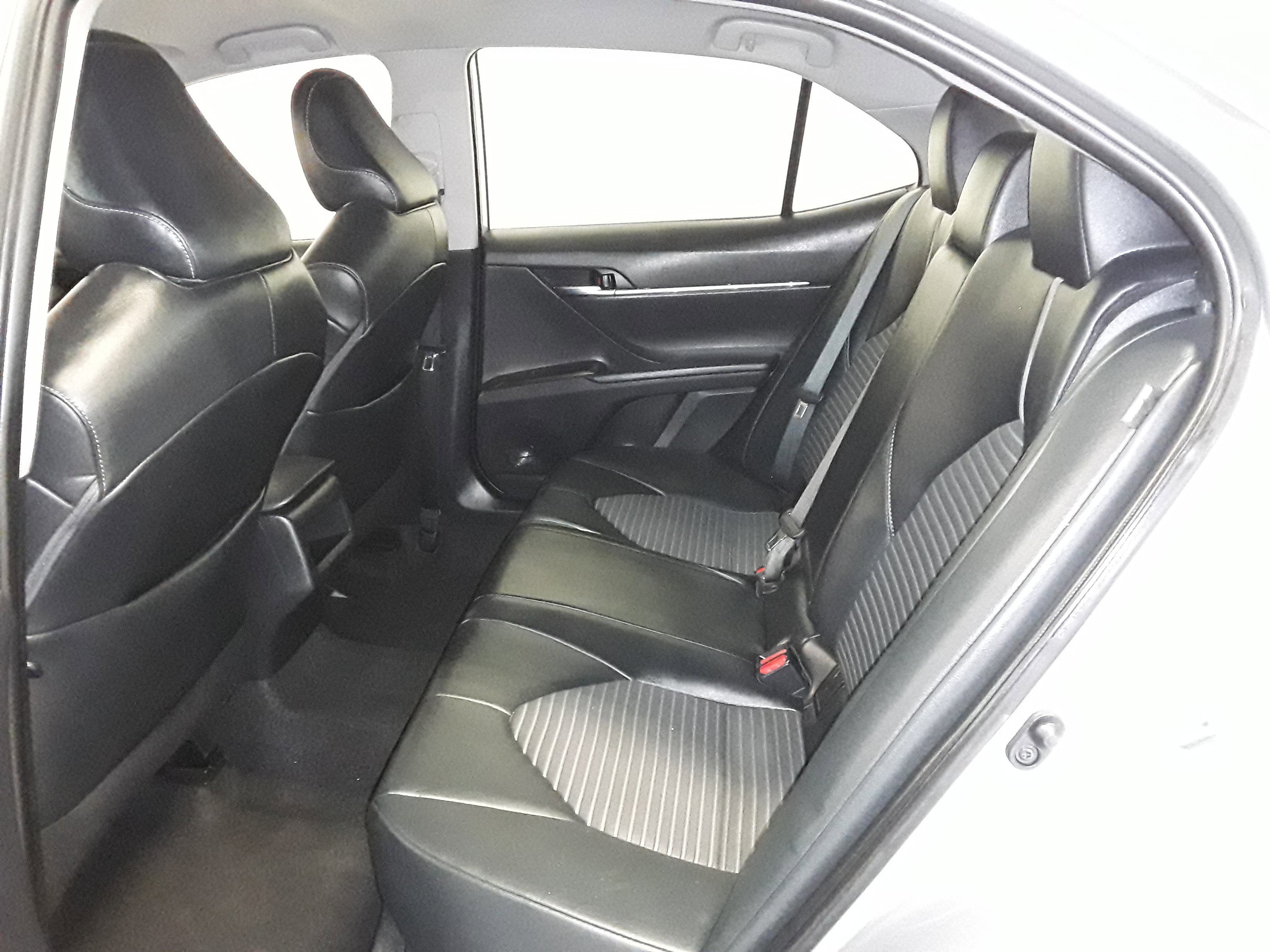 Vehicle image 10 of 29