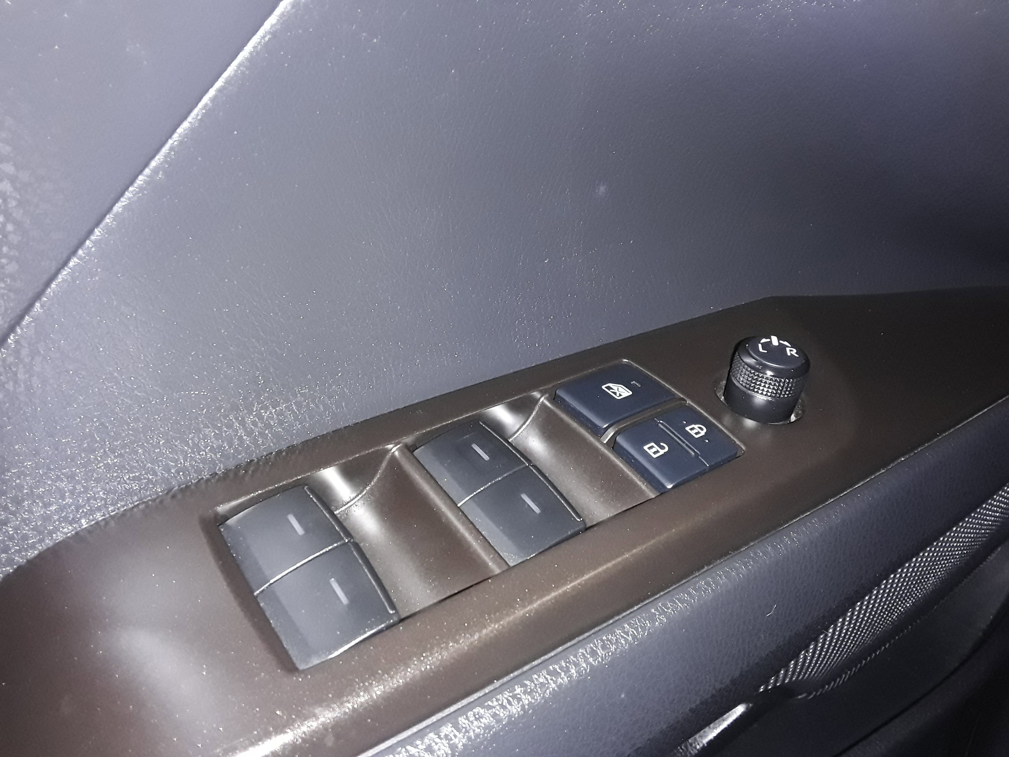 Vehicle image 17 of 29