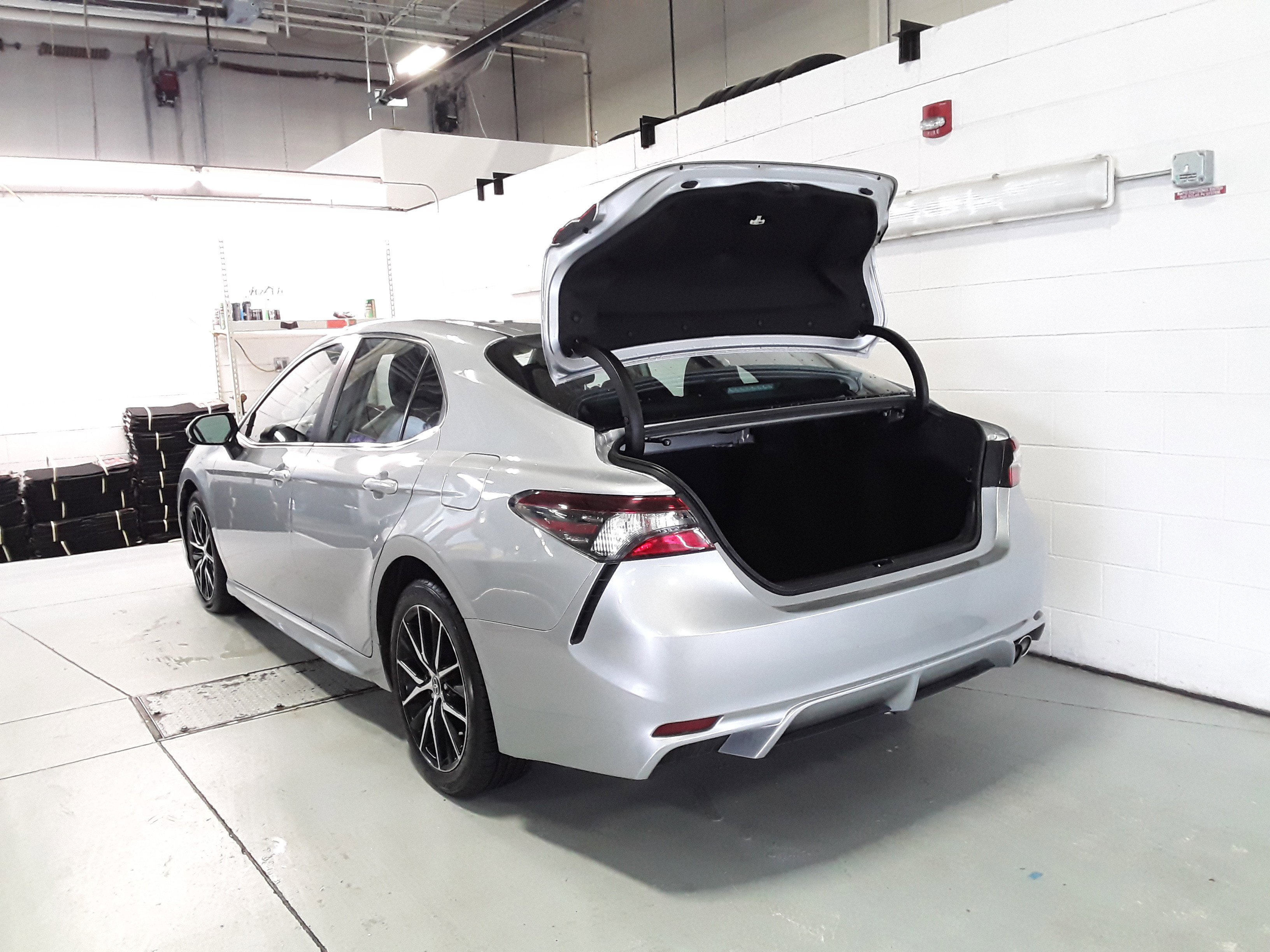 Vehicle image 4 of 29