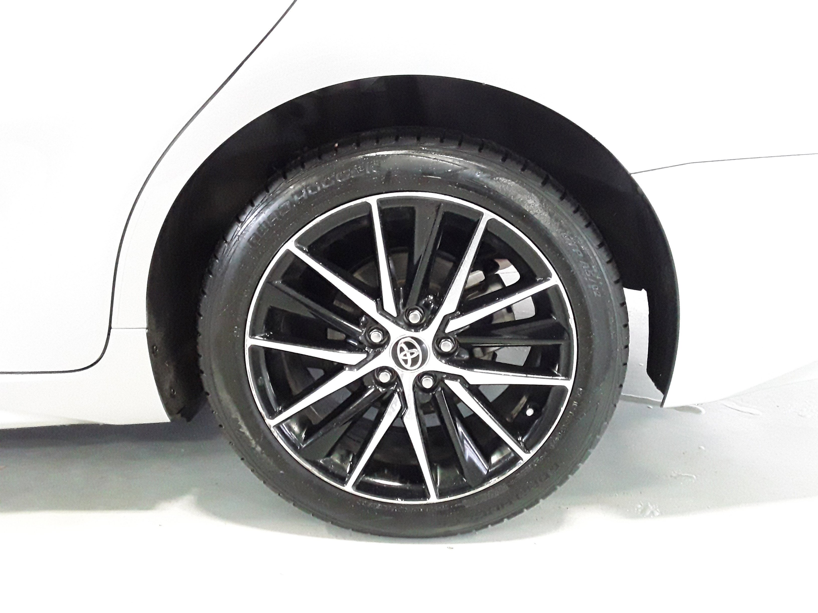 Vehicle image 27 of 29