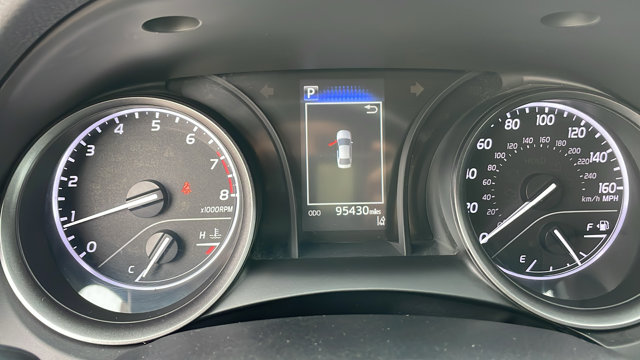 Vehicle image 25 of 34