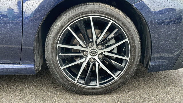 Vehicle image 9 of 34