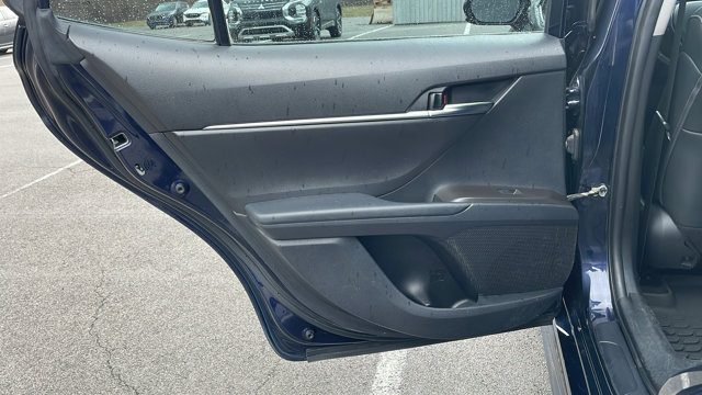 Vehicle image 33 of 34