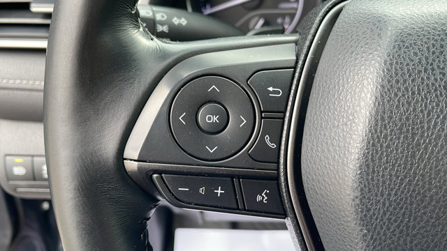 Vehicle image 21 of 34
