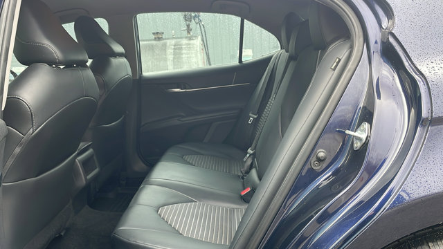 Vehicle image 31 of 34
