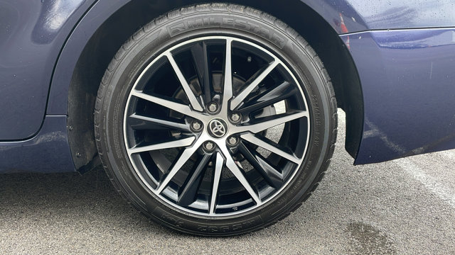 Vehicle image 11 of 34