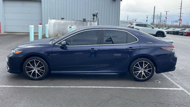 Vehicle image 8 of 34