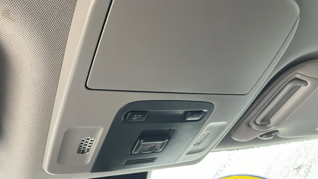 Vehicle image 14 of 34