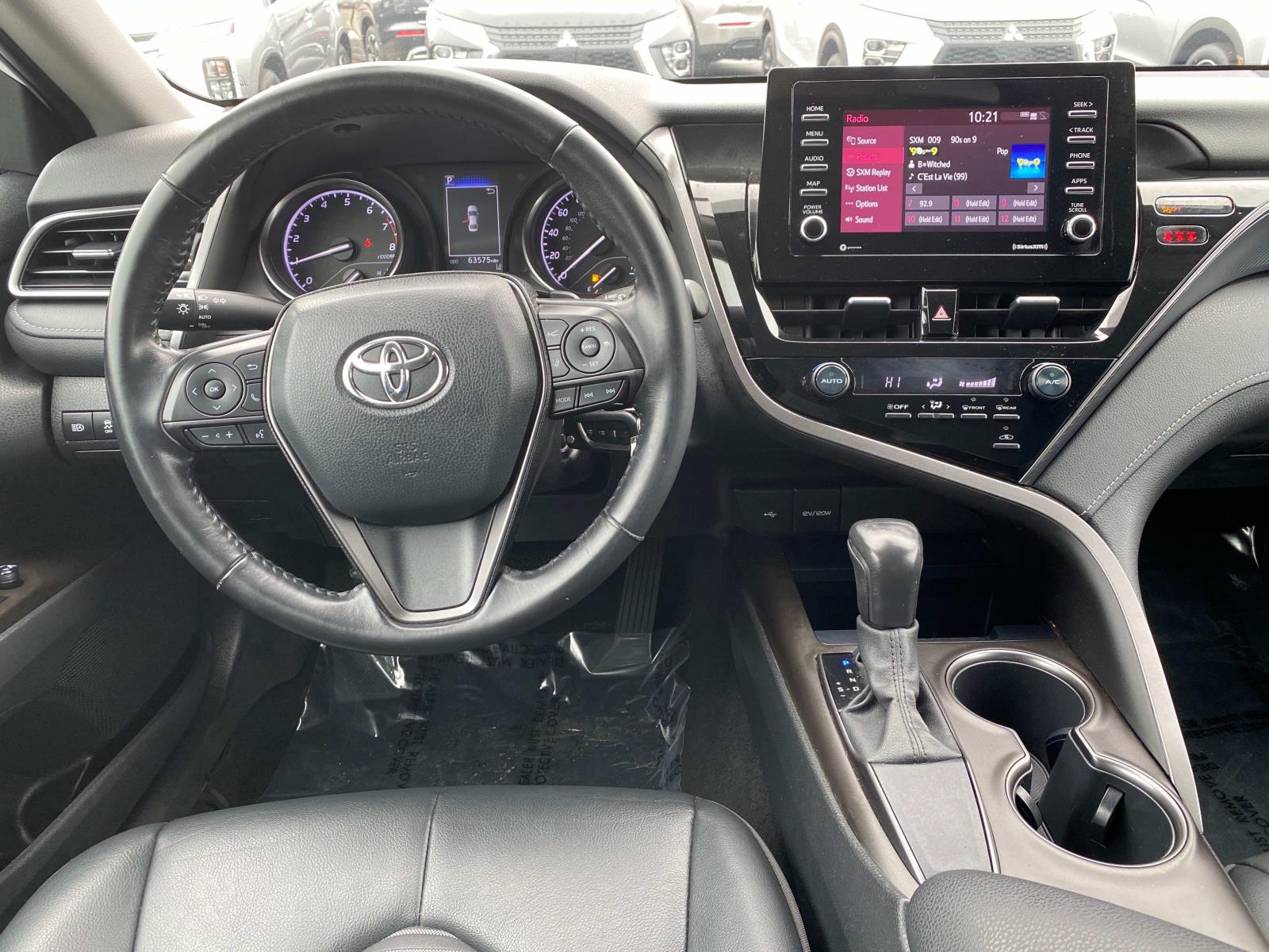 Vehicle image 10 of 27