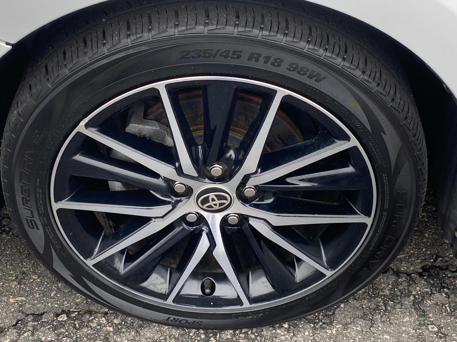 Vehicle image 25 of 27
