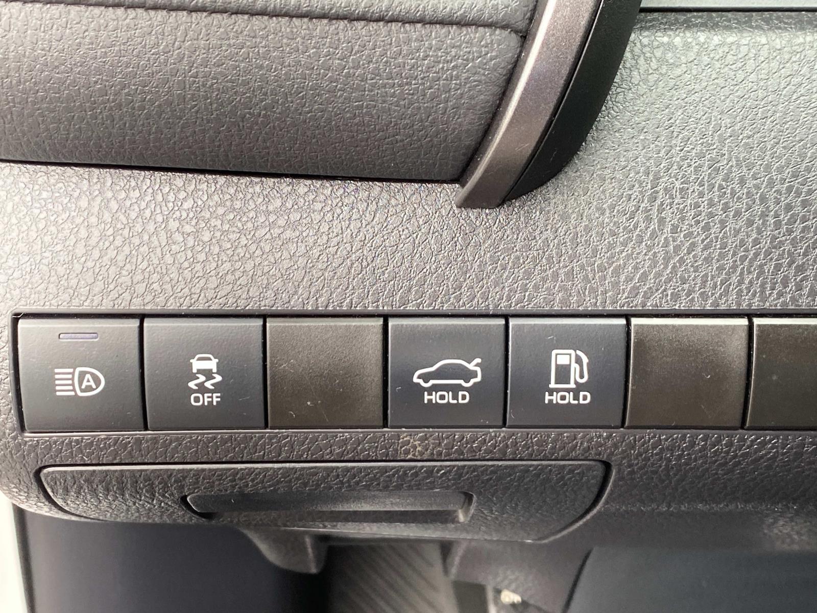 Vehicle image 19 of 27
