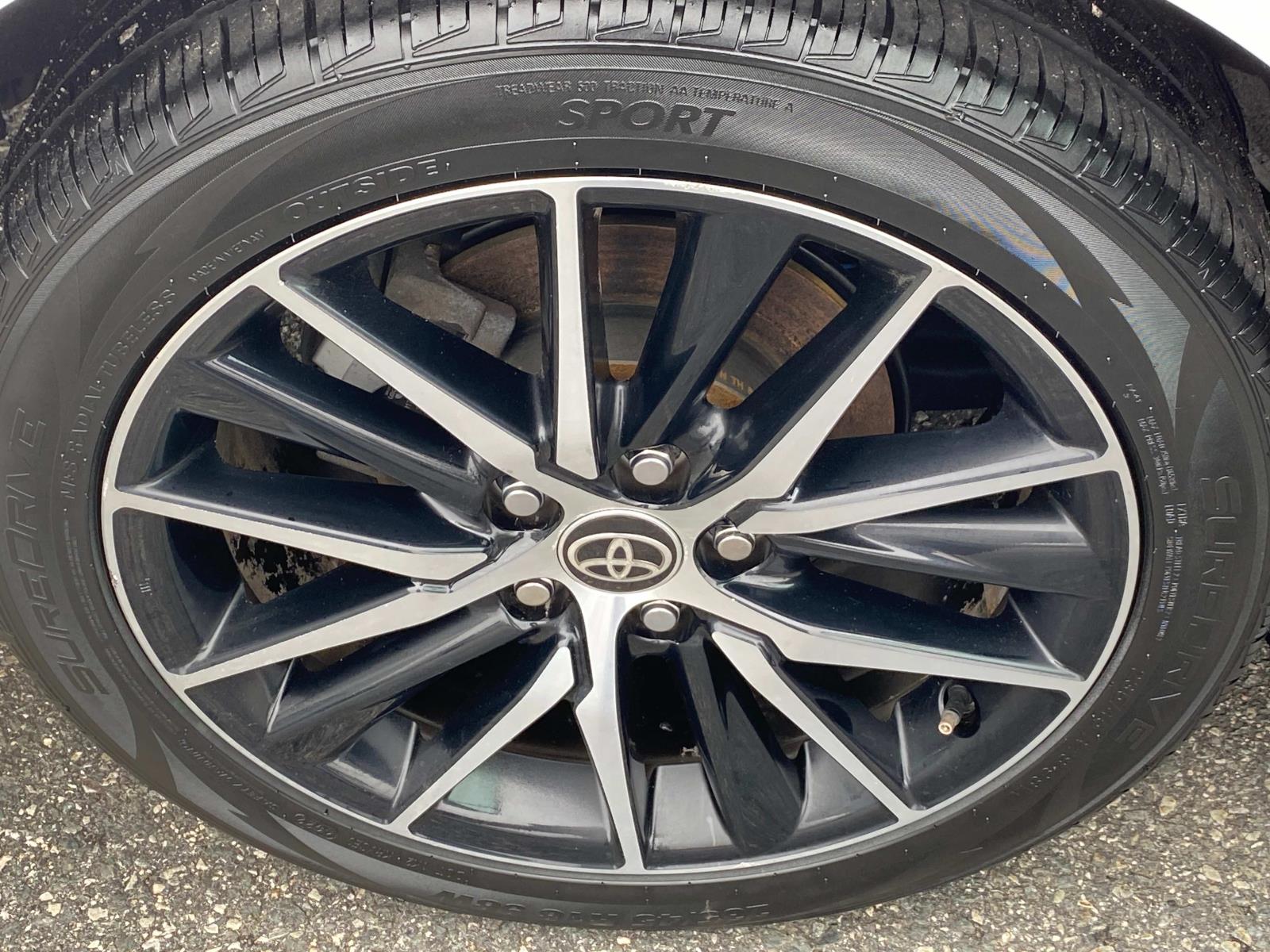 Vehicle image 24 of 27