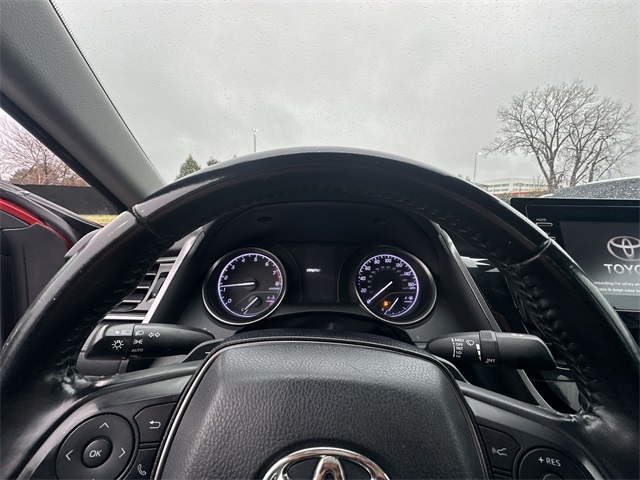 Vehicle image 13 of 32