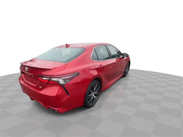 Vehicle image 8 of 32