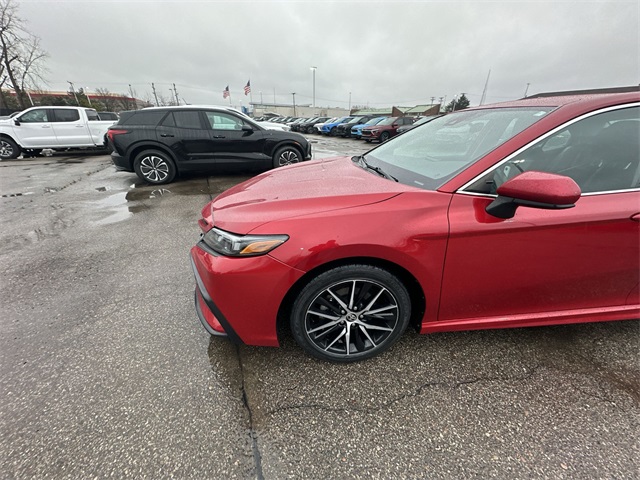 Vehicle image 2 of 32
