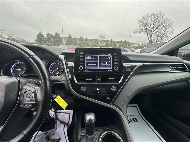 Vehicle image 15 of 32
