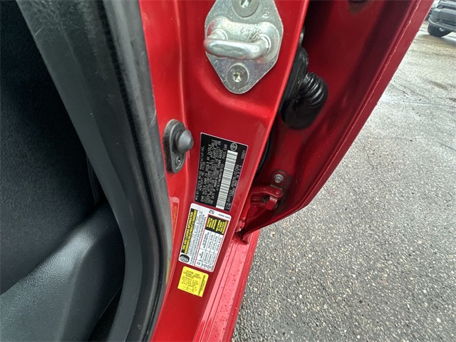 Vehicle image 31 of 32