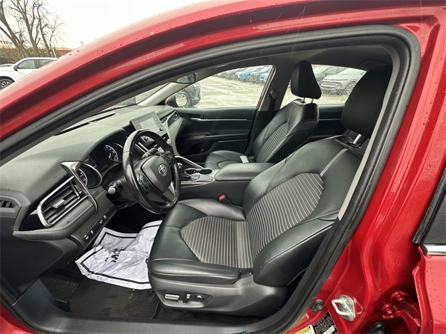 Vehicle image 19 of 32