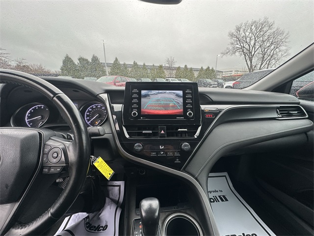 Vehicle image 16 of 32