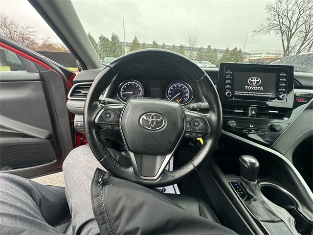 Vehicle image 14 of 32