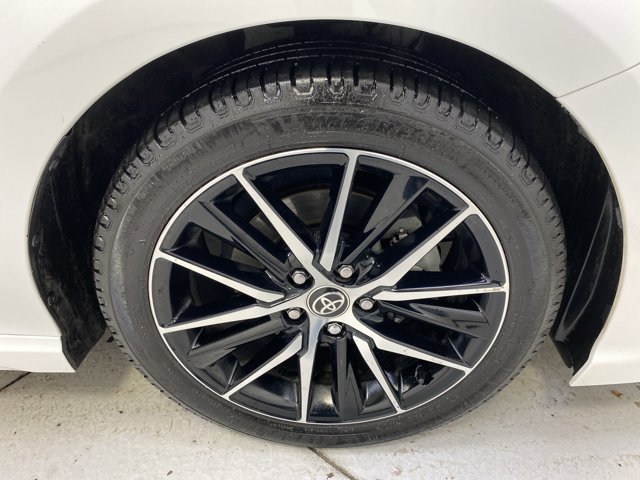 Vehicle image 27 of 37