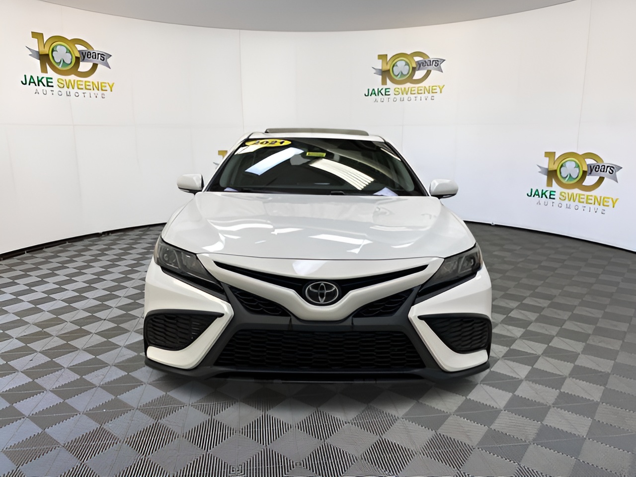 Vehicle image 31 of 37