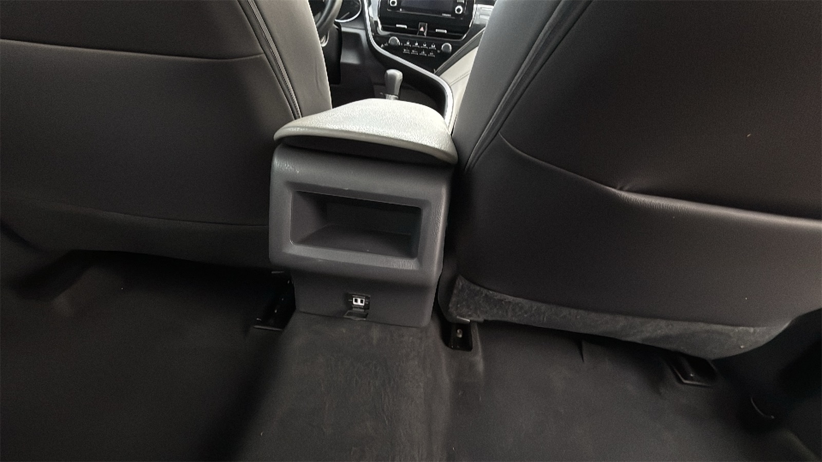 Vehicle image 20 of 22