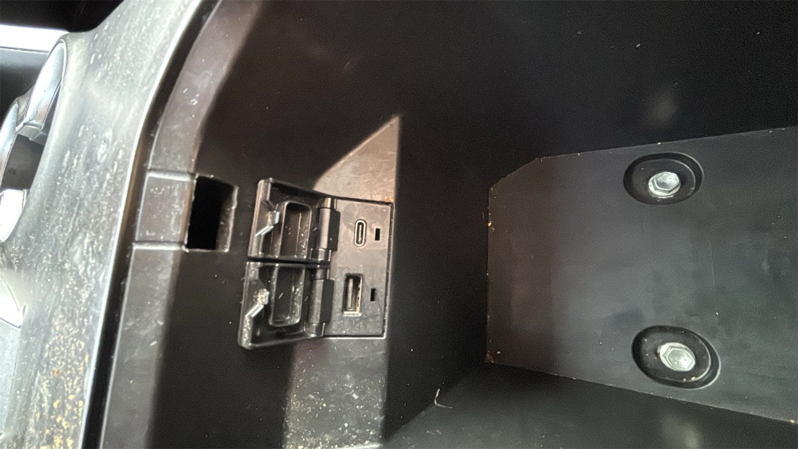 Vehicle image 13 of 22