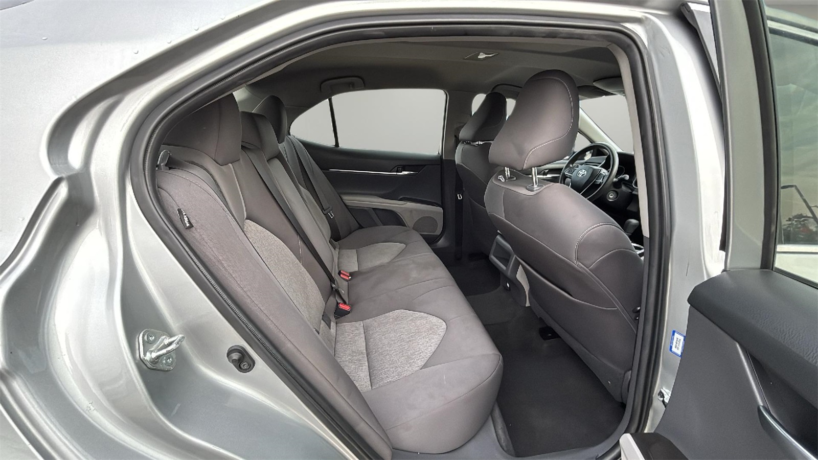 Vehicle image 11 of 22