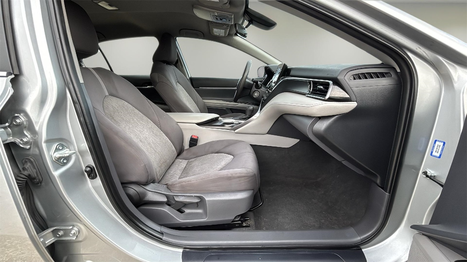 Vehicle image 10 of 22