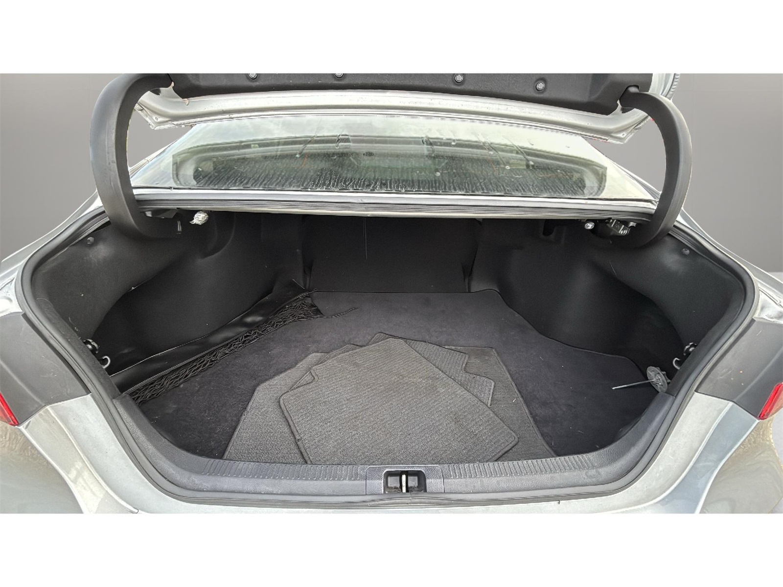 Vehicle image 18 of 22