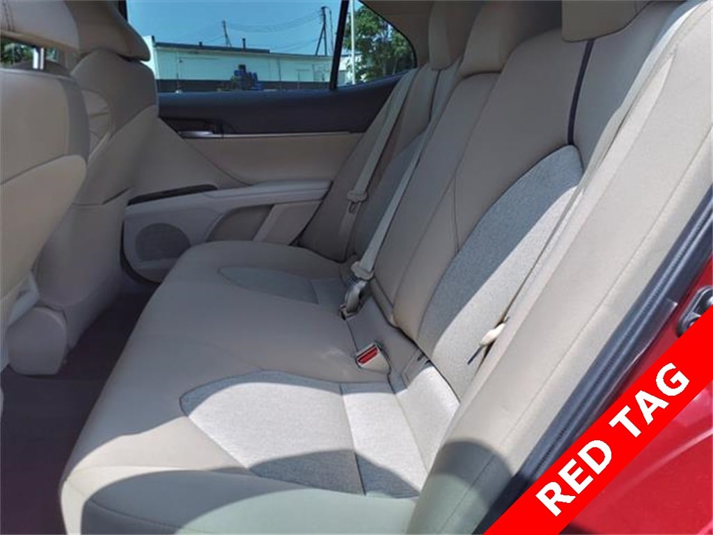 Vehicle image 14 of 25