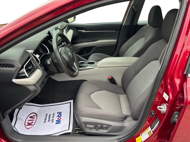 Vehicle image 9 of 15