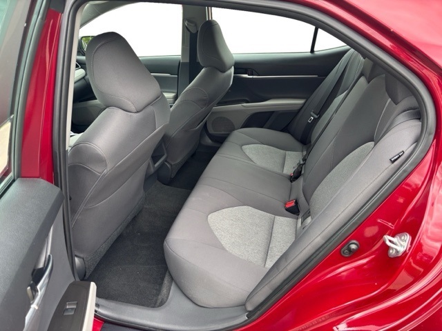 Vehicle image 13 of 15