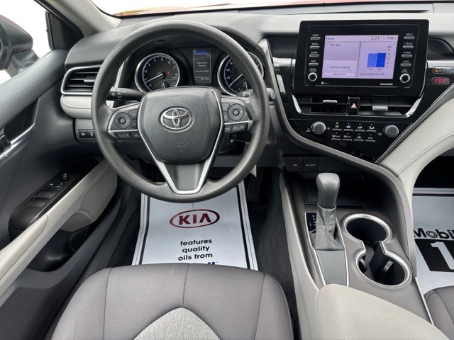 Vehicle image 10 of 15