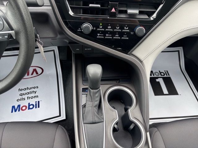 Vehicle image 11 of 15
