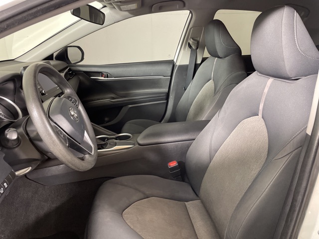 Vehicle image 16 of 41