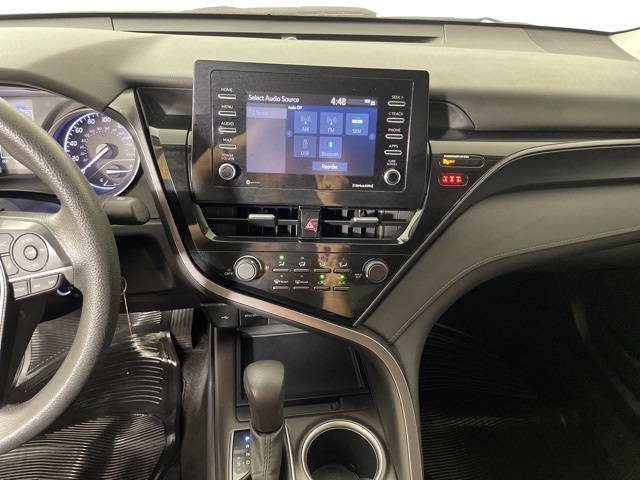 Vehicle image 21 of 41