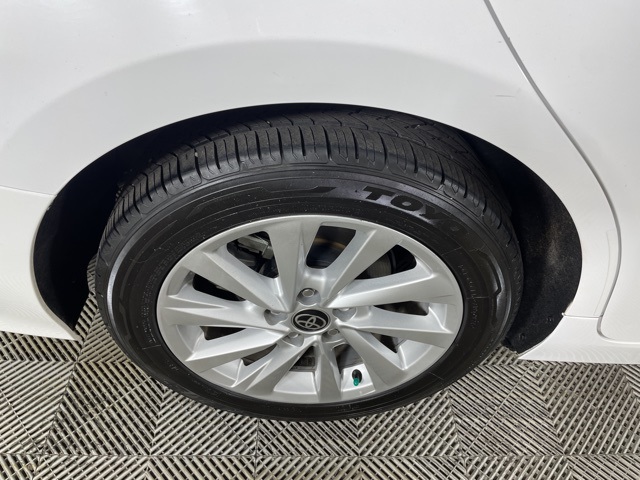 Vehicle image 10 of 41