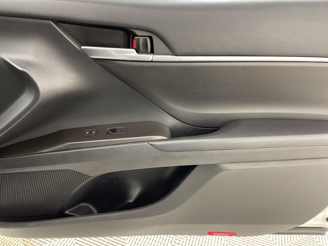 Vehicle image 37 of 41