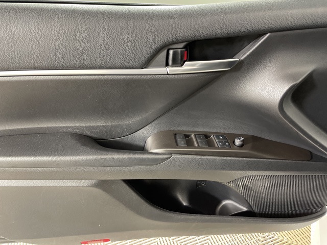 Vehicle image 12 of 41
