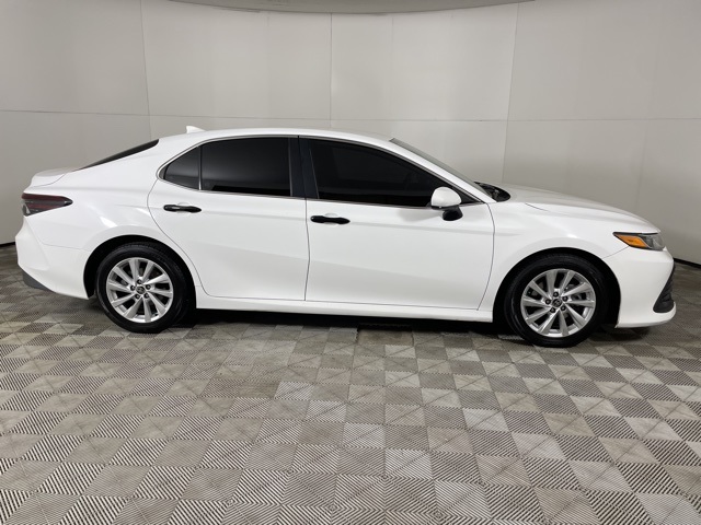 Vehicle image 7 of 41