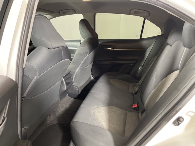 Vehicle image 33 of 41