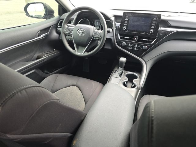 Vehicle image 27 of 32
