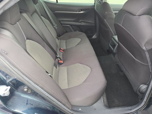 Vehicle image 25 of 32