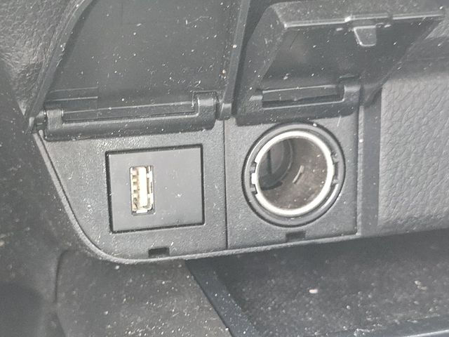 Vehicle image 11 of 32