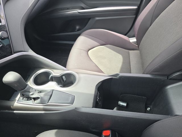 Vehicle image 18 of 32